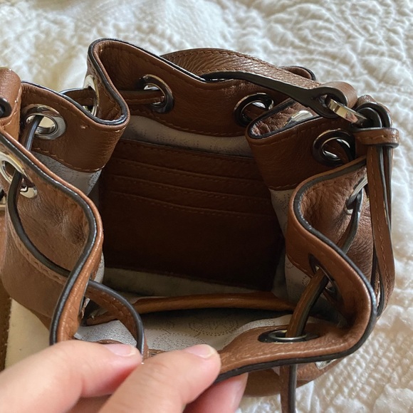 Michael Kors mini Crossbody! - Picture 5 of 6